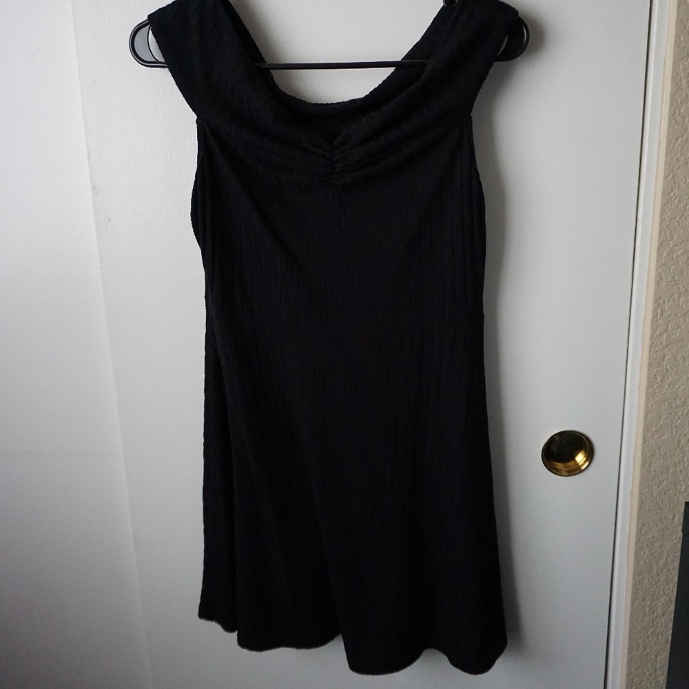 ✨ Forever 21 Black Dress